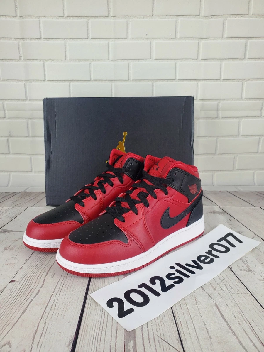 Jordan 1 mid reverse bred on feet cheap