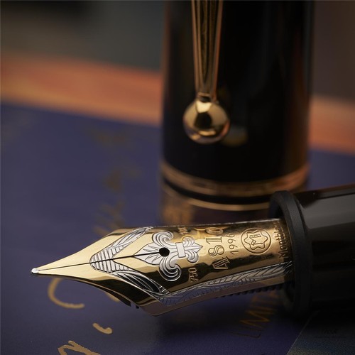Montblanc Writers Edition from 1996 Alexander Dumas Son Fountain Pen ID 28643 - Picture 6 of 7