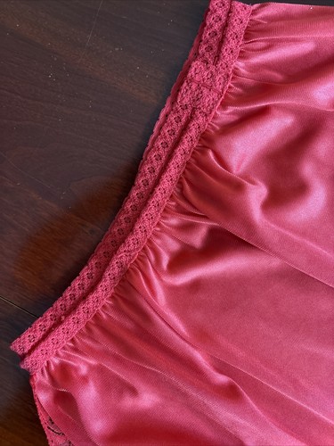 Vintage Women’s Half Slip Skirt Sexy Red Lace Full Side Slit 26” XS - Picture 7 of 7