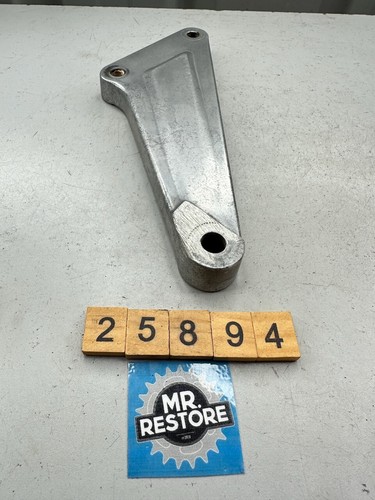 Kawasaki Z1300 KZ1300 ZG1300 Right Muffler Stay Foot Rest Peg Bracket & Bolts - Picture 3 of 6