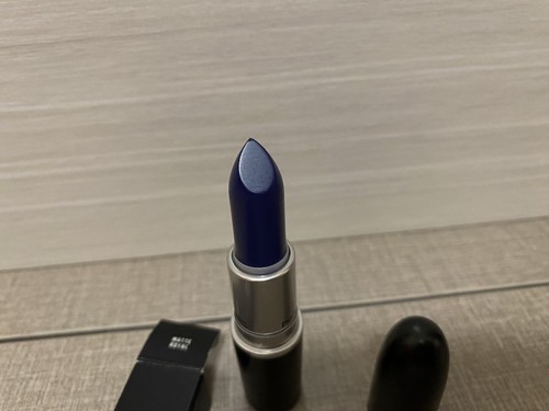 MAC Retro matte lipstick Matte Royal New In Box - Picture 2 of 3