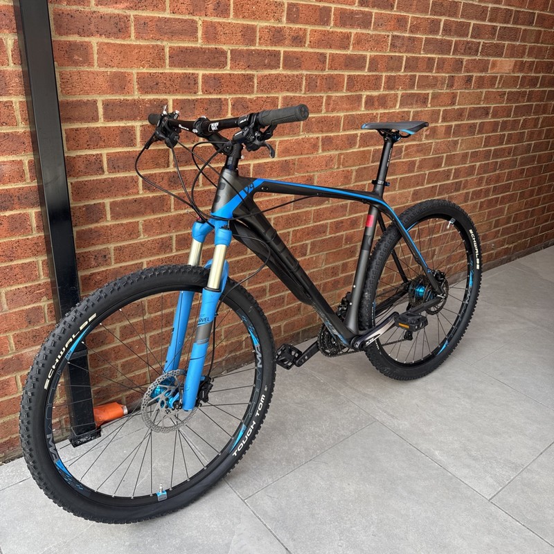 Cube Reaction GTC Pro (Carbon/Blue) MTB. Frame: GTC Twin Mold Carbon Composite