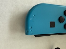 Nintendo Switch console 32 gb w/ joy-con controllers works as expected 