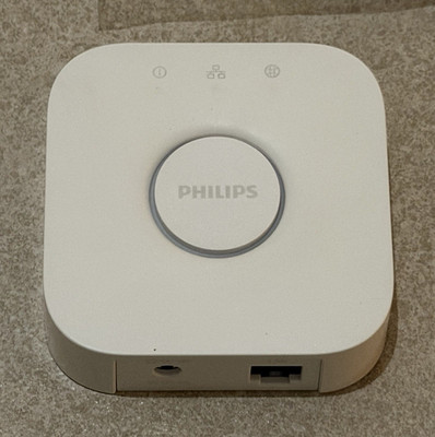 Philips Hue Bridge Beleuchtungshub Smart Home Hub, Weiß, Stecker/Kabel