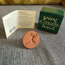 🐸 RYCRAFT 2" Ceramic Round Cookie Stamp w/ Handle & Recipe Booklet FROGGY Frog
