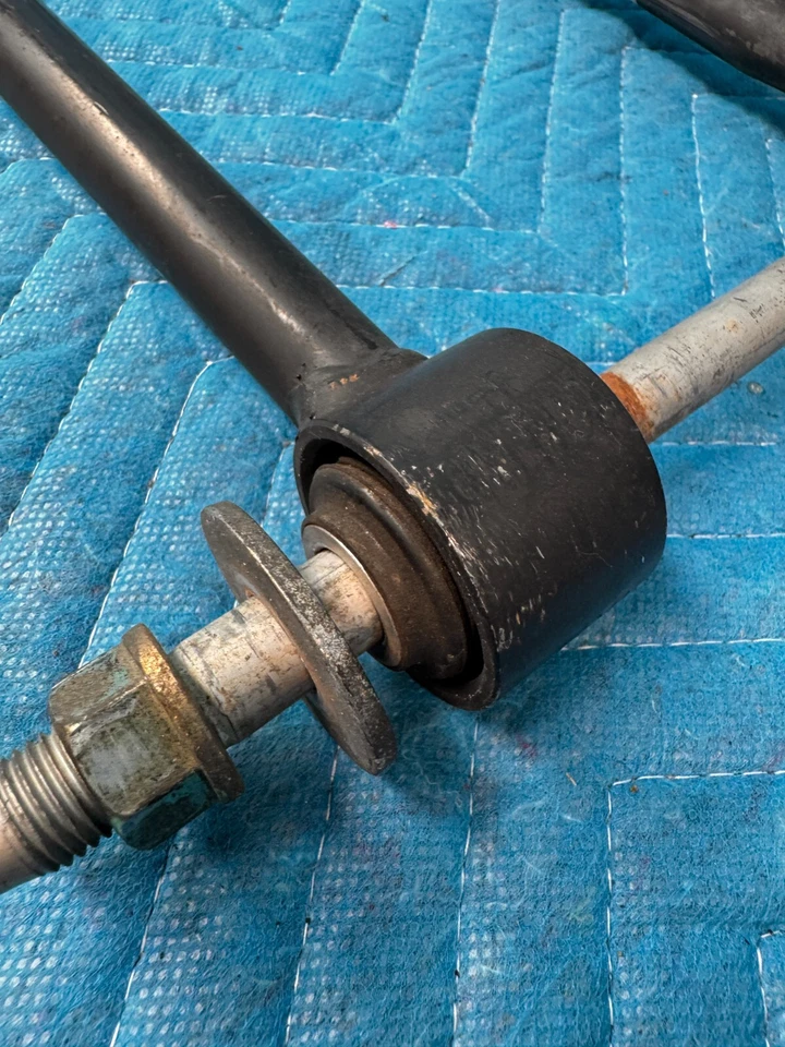 00-04 Toyota Avalon Rear left lower transverse control arm SET OEM - Image 4 of 4