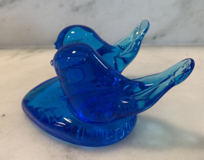 Bluebird of Happiness Birds On Heart Art Glass Figurine Leo Ward