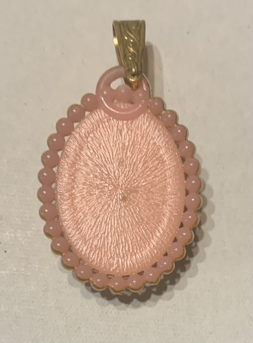 Vintage Pink & White Plastic Women Cameo Pendant Gold Tone Bale and Beading - Picture 4 of 4