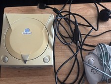 Sega Dreamcast  Console with Controller and Cables And Game