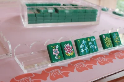 NEW! Set of 4 Luxury Acrylic Scalloped Magnetic Mahjong Racks & Pushers 20" - Image 1 of 4