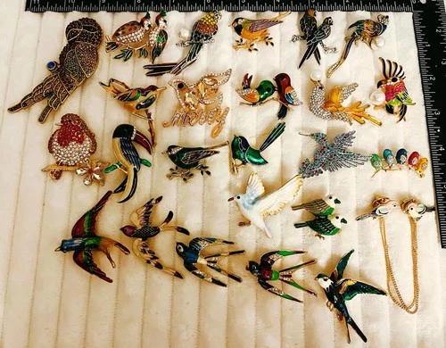 LOT 25 Bird Brooches Vintage Style Enamel Rhinestone Pin Figural Costume Jewelry