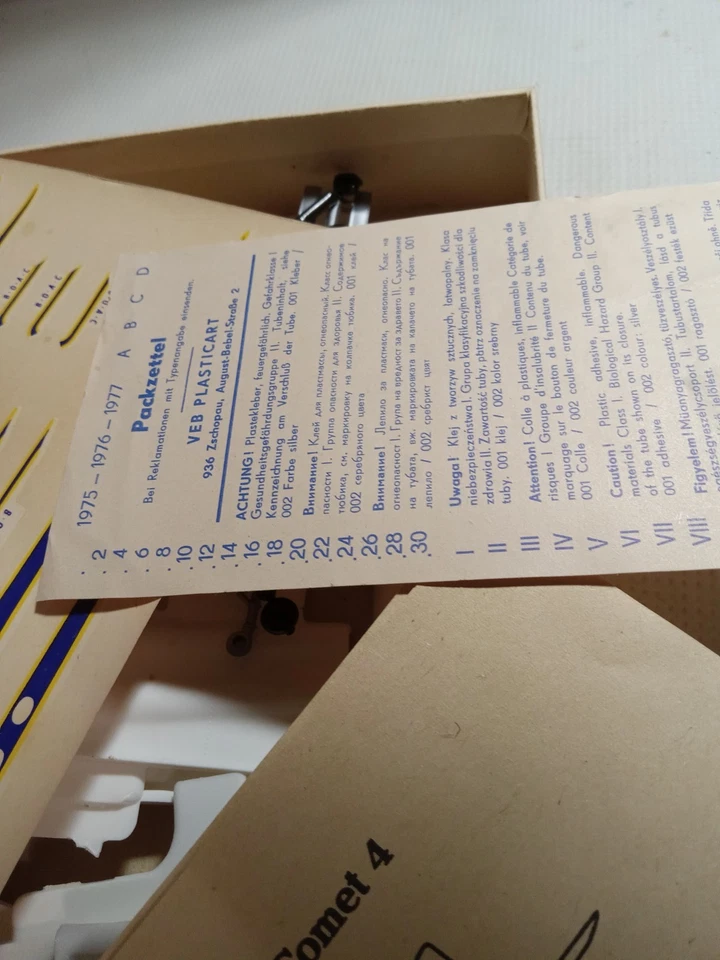 VEB PLASTICART COMET 4 JETLINER Model Airplane Kit early kit RARE - Image 4 of 4