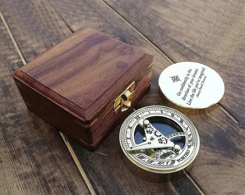Nautical brass Go Confidently Quote Engraved Brass Compass w/Wooden presentation - Picture 3 of 9