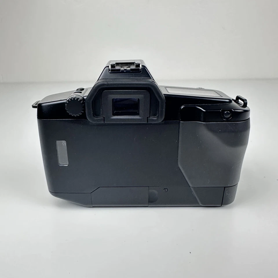 Canon EOS 620 35 mm FILM SLR Analog camera body NEW BATTERY Made In Japan - Image 3 of 4