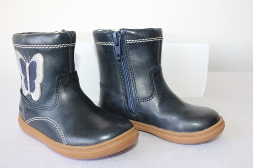 Clarks Flash Midi Girls Toddler Leather Boots Navy Blue Butterfly UK 4.5 F - Zdjęcie 5 z 9