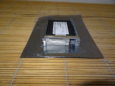NEW Cisco UCS-SD100G0KA2-G 2.5'' 100GB SATA SSD 6Gb/s RealSSD P400e SSD Neu Antis