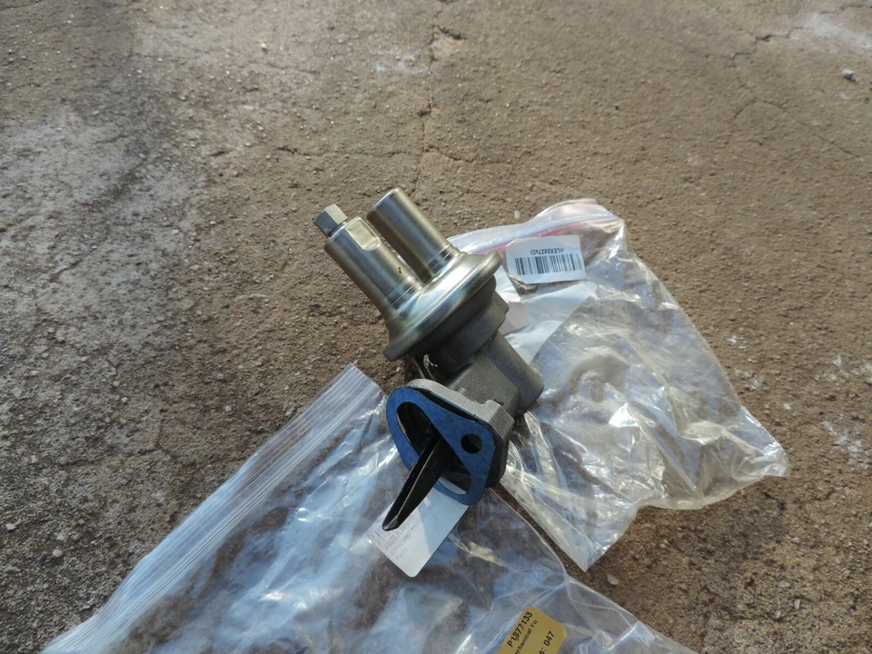 Mechanical Fuel Pump-RWD Airtex 6807 Foto 2 de 2