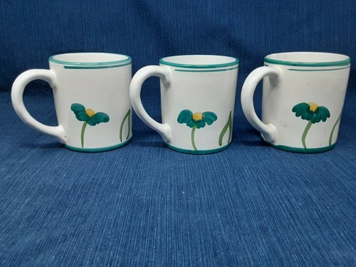 Vintage Caleca Pottery Italy Hand Painted Mugs (3)