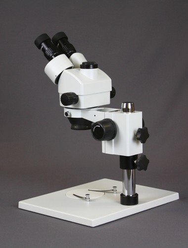 Microscopio estéreo trinocular zoom focal simulador Vision 7X-45X con luz LED doble - Imagen 3 de 4