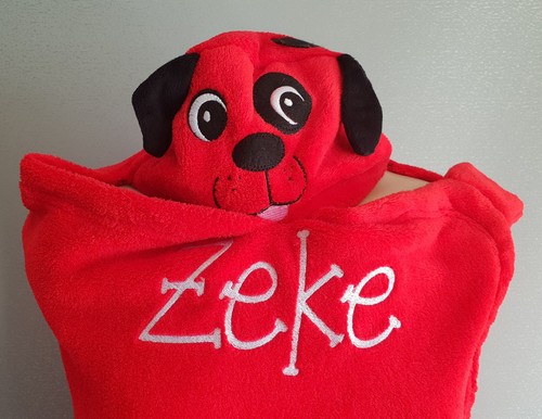 BNWT Cuddly Warm Red Minky Hooded Blanket Dog Puppy Personalised One Size - Picture 2 of 2