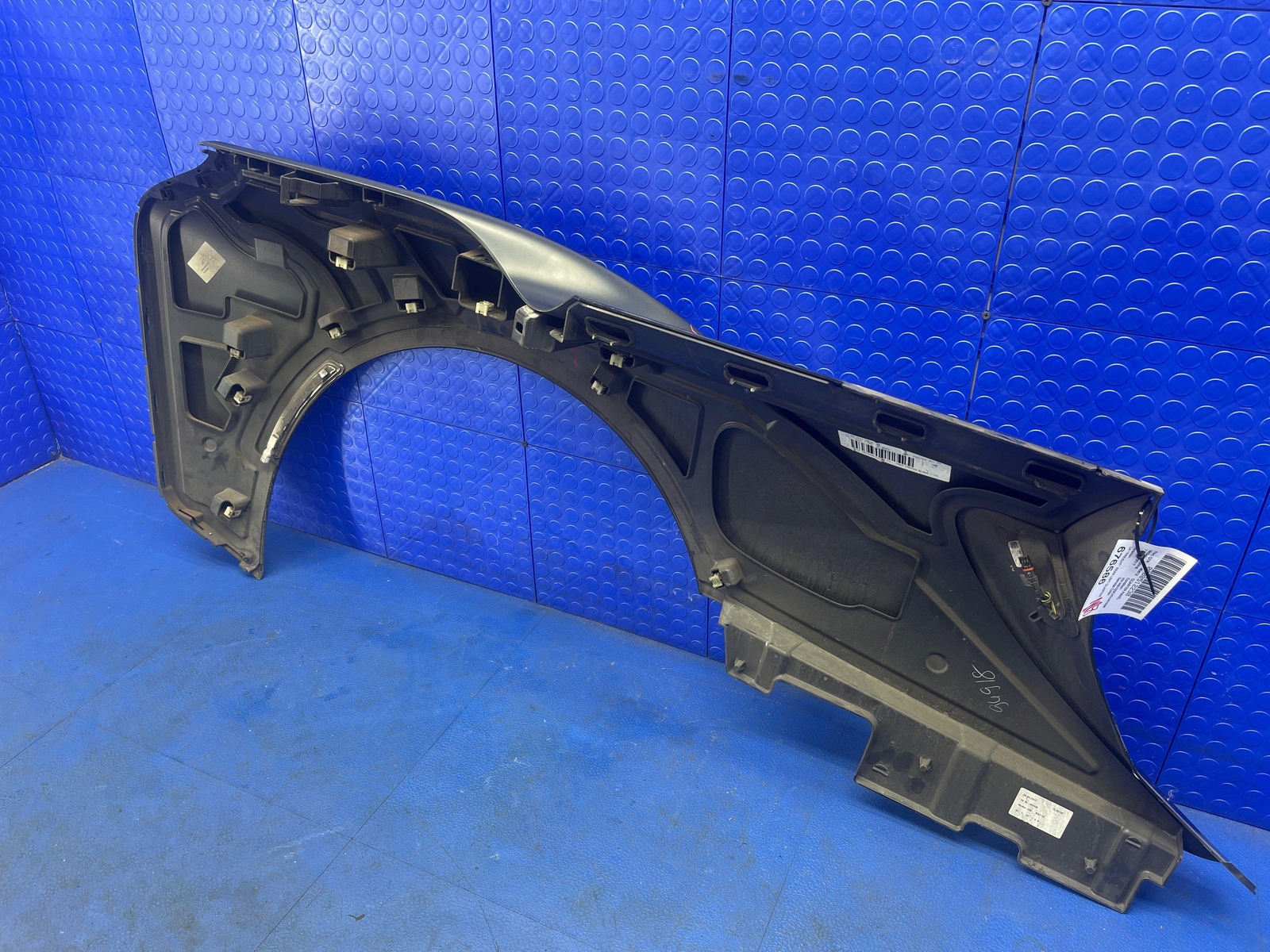 2014-2019 BMW I8 OEM REAR LEFT QUARTER PANEL PROTONIC FROZEN BLACK (P5L) 7336313