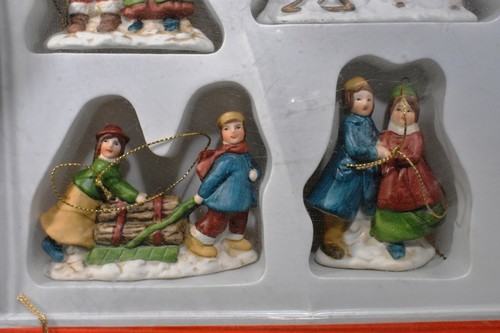 Dynasty Holiday Classics 12 Piece Porcelain People 1988 Tree Ornaments(1300-180) - Picture 5 of 8