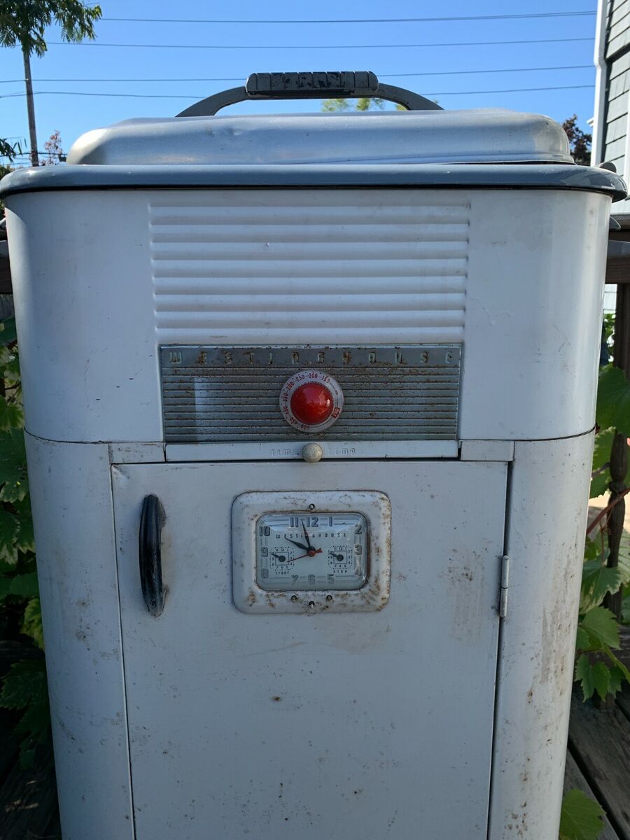 Vintage 1950s Westinghouse Electric Roaster Oven W/ Bottom Vintage 1950s Westinghouse Electric Roaster Oven W/ Bottom