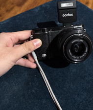 Samsung NX3300 Mirrorless Camera 20.3MP Wi-Fi 3x Zoom Tilting Screen Black