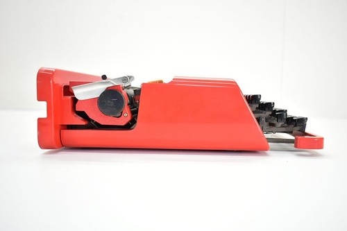 Olivetti Valentine Typewriter Vintage with Case Red - Picture 5 of 10