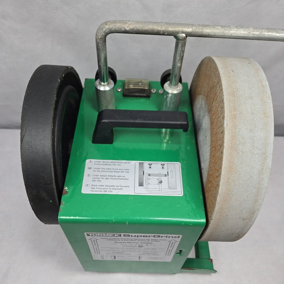 MÁQUINA RECTIFICADORA TORMEK SUPER GRIND NO.2000 REFRIGERADA POR AGUA - ¡ver video funcionando! Foto 2 de 4