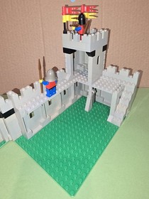 LEGO Castle 6080 King's Castle 100% Complete w/ Instructions