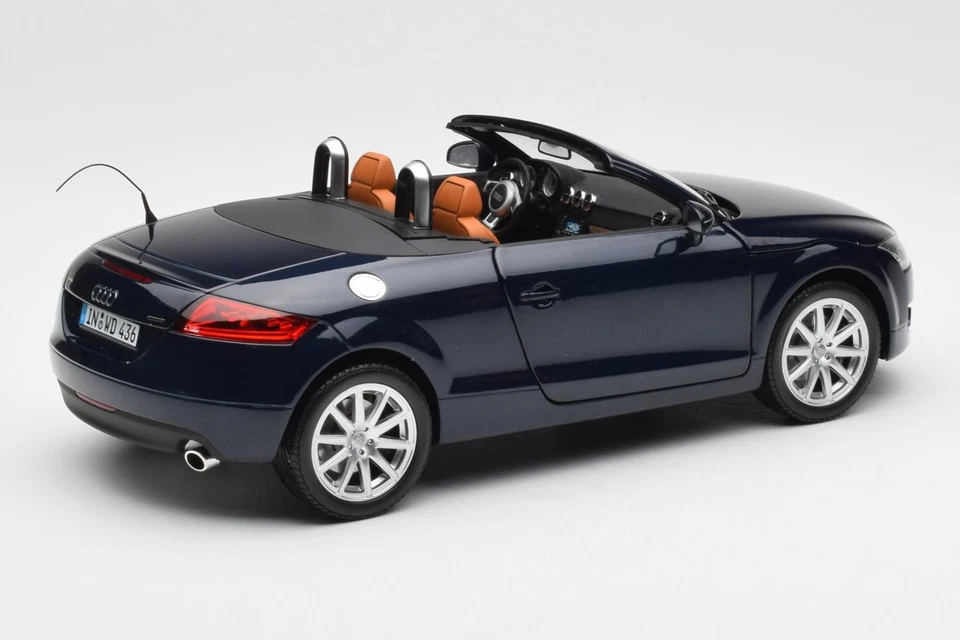 5010500525 Audi TT 8J Roadster Tiefseeblau Minichamps 1/18 - Image 3 of 4