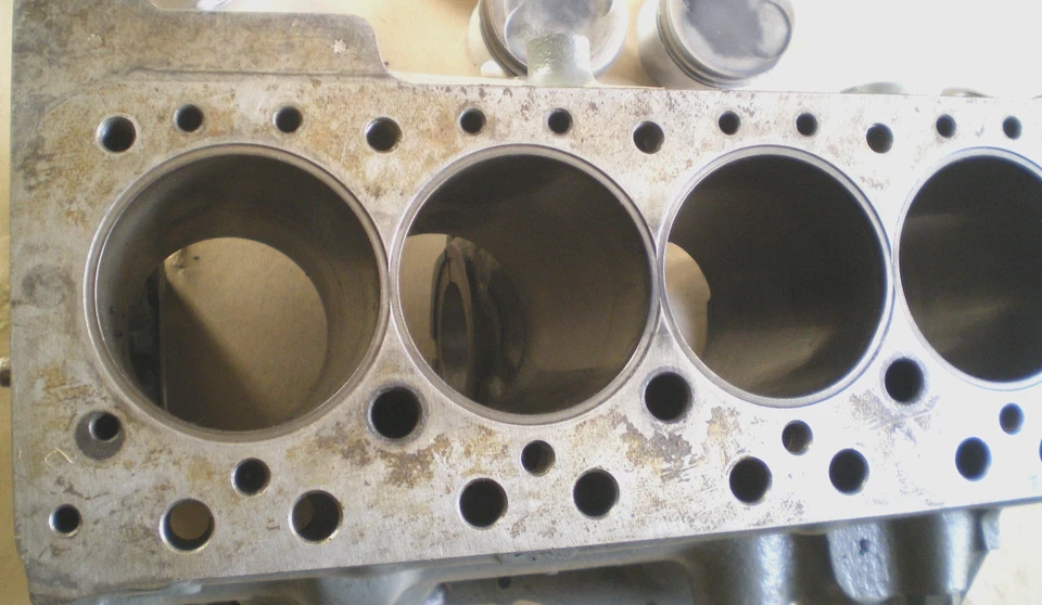 MG Midget Austin Healey Sprite 1275 Engine Block wi Pistons 30 Over - Image 3 of 4