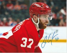 JT COMPHER U OF M DETROIT RED WINGS 8X10 AUTOGRAPHED SIGNED PHOTO W/ COA