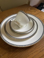 WEDGWOOD ULANDER BLACK BONE CHINA ONE PLACE SETTING/5 PCS