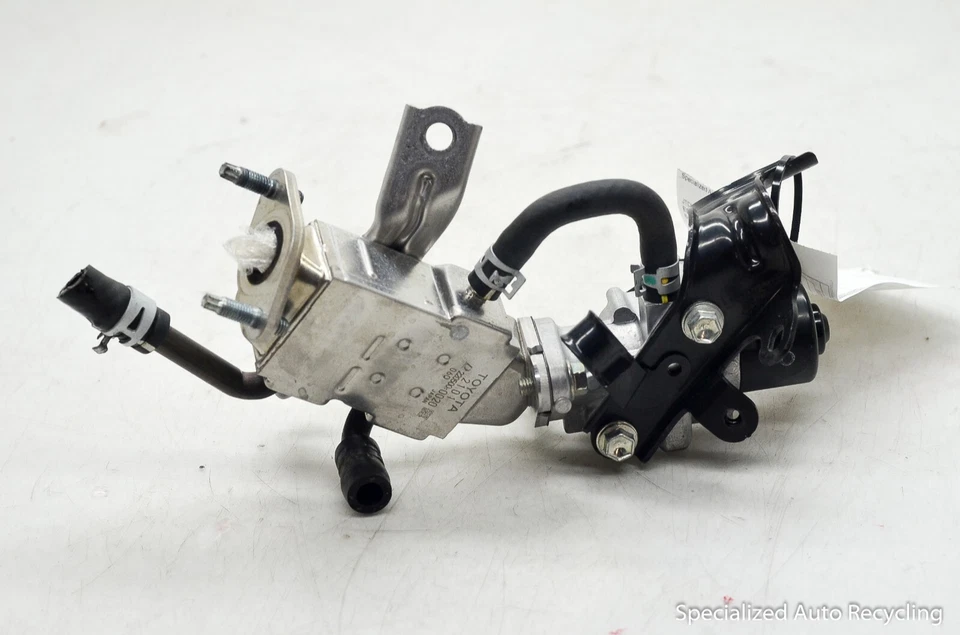 Adaptador de válvula Toyota Prius C EGR 2012 2013 2014 220500-0020 OEM Foto 3 de 4