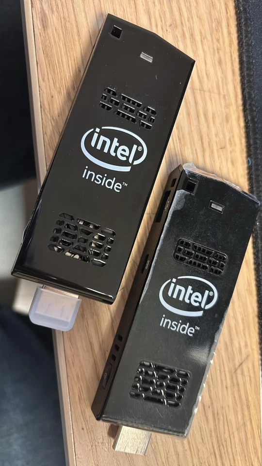 Intel STCK1A8LFC 64GB PC Compute Stick with Linux - Imagen 2 de 2