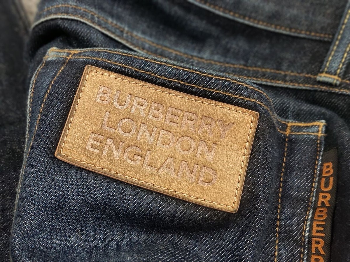 BURBERRY LONDON ENGLAND ストレートデニム サイズW31 BURBERRY バーバリー London England バーバリージャパンタグ
