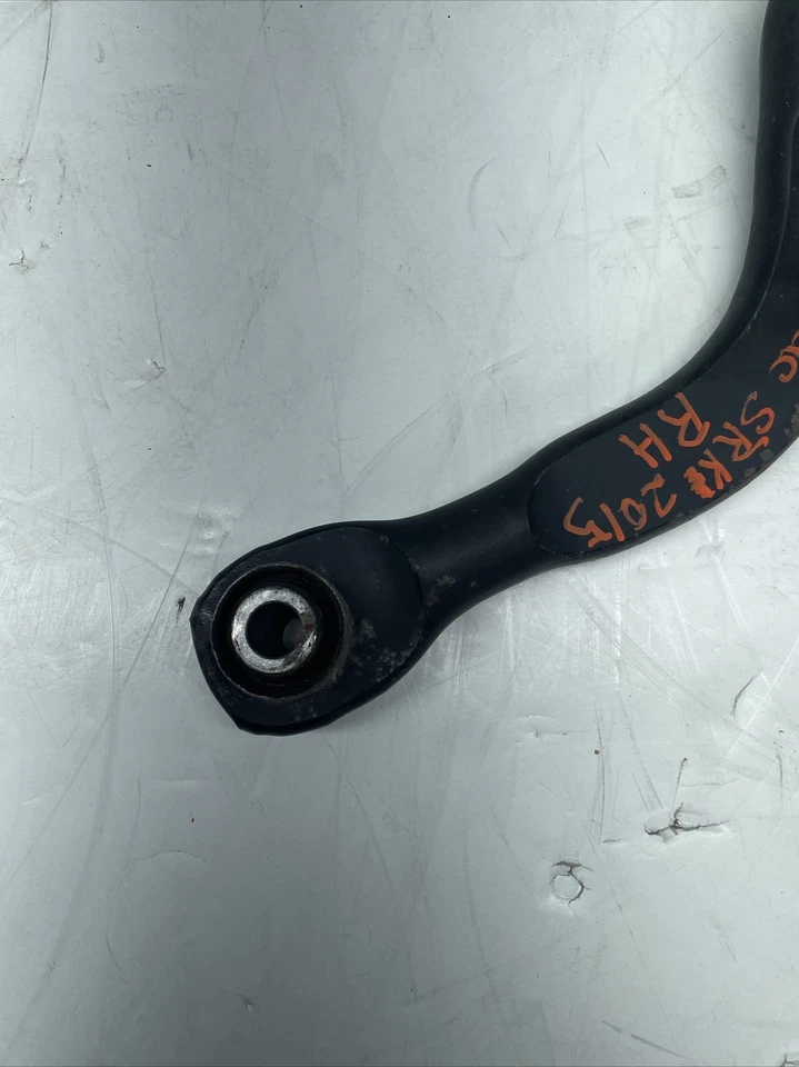 Cadillac SRX 2015 brazo de control superior lateral trasero derecho del pasajero P20837921 Foto 2 de 4