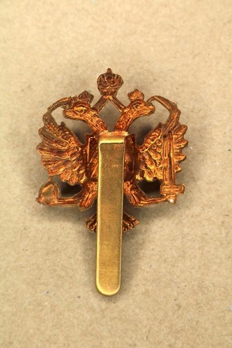 British Cavalry Brass Cap Badge 1st King's Hussars ORS Military Dress Uniform - Picture 2 of 2