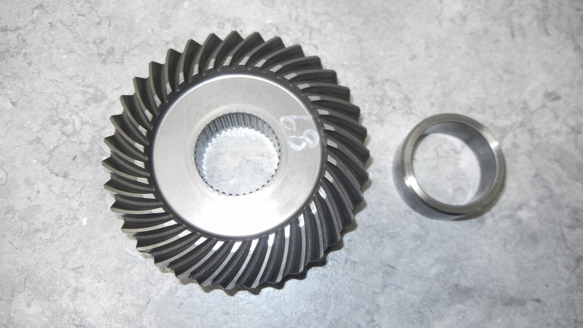 1986 KAWASAKI BAYOU KLF185-A2 KLF 185 REAR BEVEL GEAR WITH COLLAR