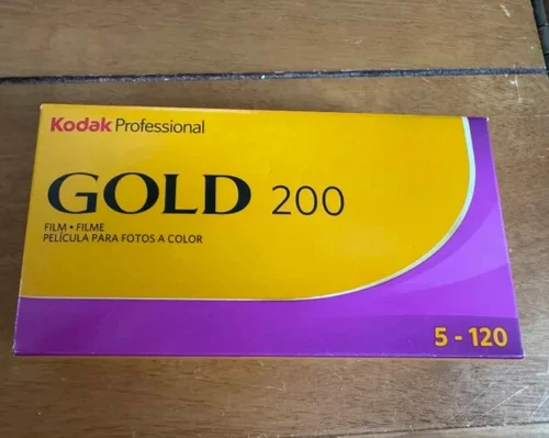 Kodak Gold 200 Color Negative Film - 120 Format - 4 Rolls - Exp. 04/2027