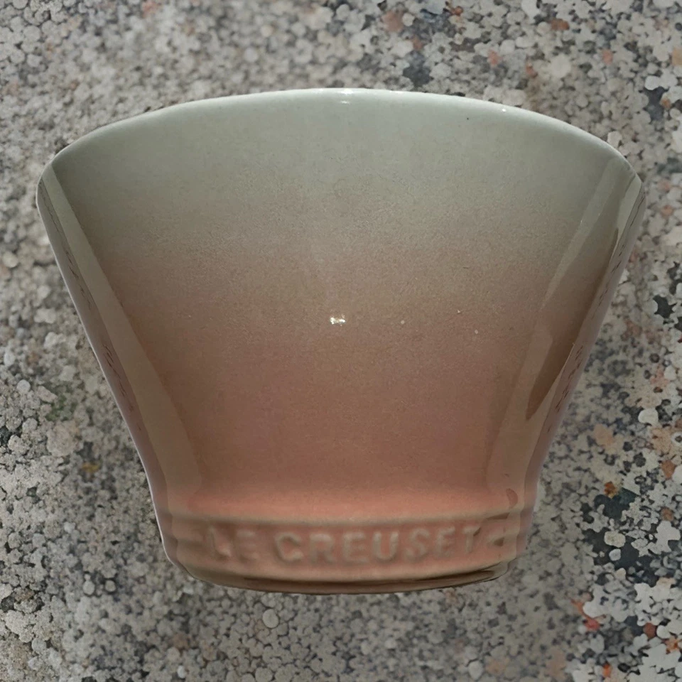 Le Creuset Medium Neo Bowl Polvo Rosa Nuevo en Caja Juego de 2 Foto 2 de 3