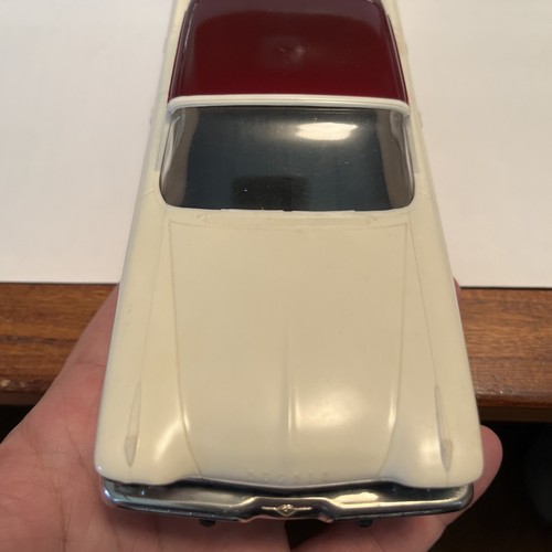 1959 Desoto Fireflite Plastic Promo Model By Johan 1/25 Scale White & Burgundy  - Picture 7 of 12