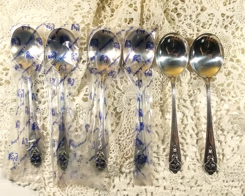 6 VTG International Sterling Silver Soup Spoons Queen's Lace - 4 Unopened 6.5"