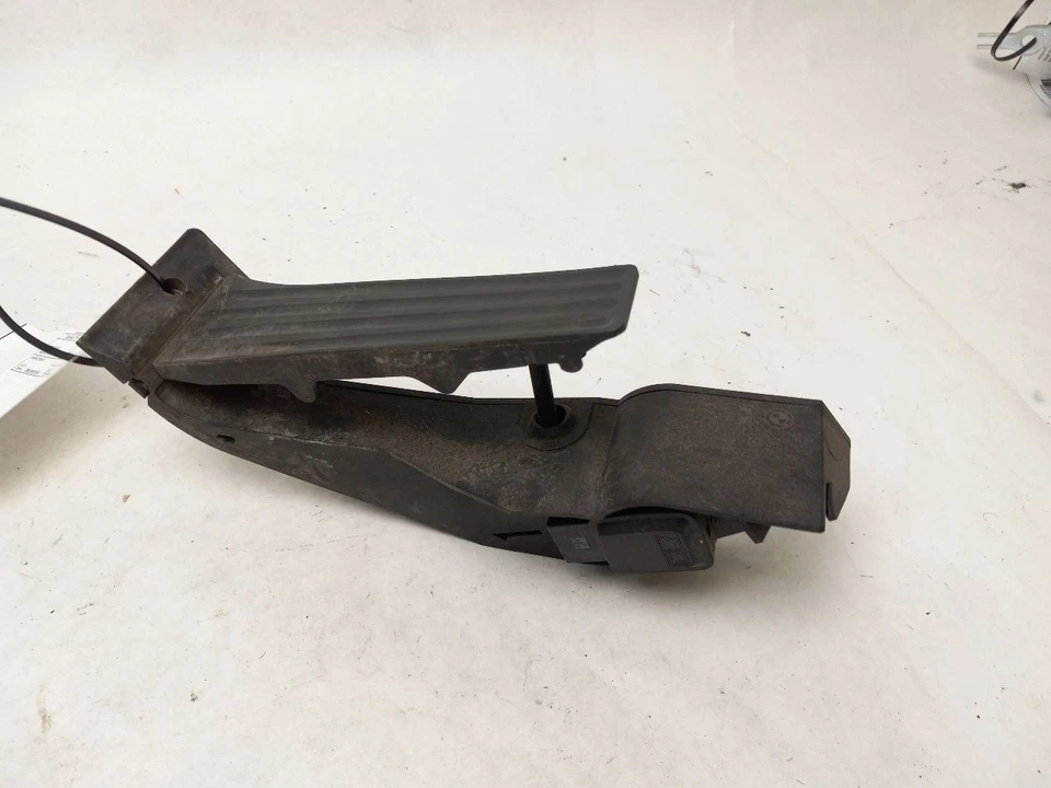 Pedal de gas para BMW 325 XI 2006 OEM Foto 2 de 4