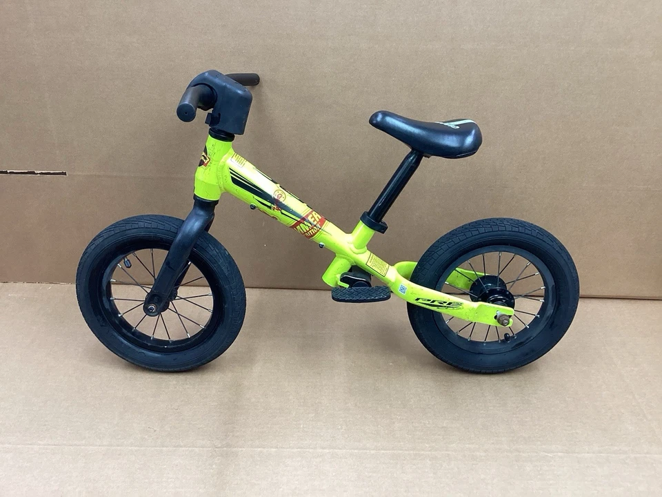 Bicicleta de Equilibrio Giant 12” Pre Verde Neón para Niños Foto 3 de 4