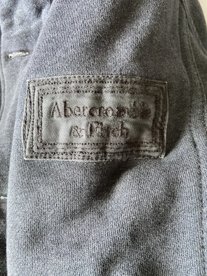 Jaqueta masculina Abercrombie Fitch Bassett Creek tamanho P cinza forro de pele sintética pesada Y2K - Imagem 4 de 4
