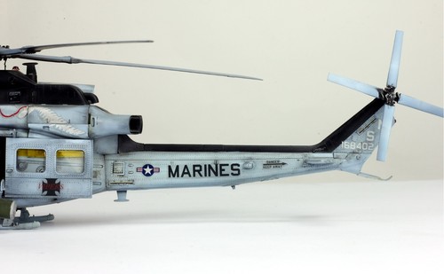 PreSale ProBuilt Model 1:48 USMC UH-1Y Venom - Picture 7 of 20