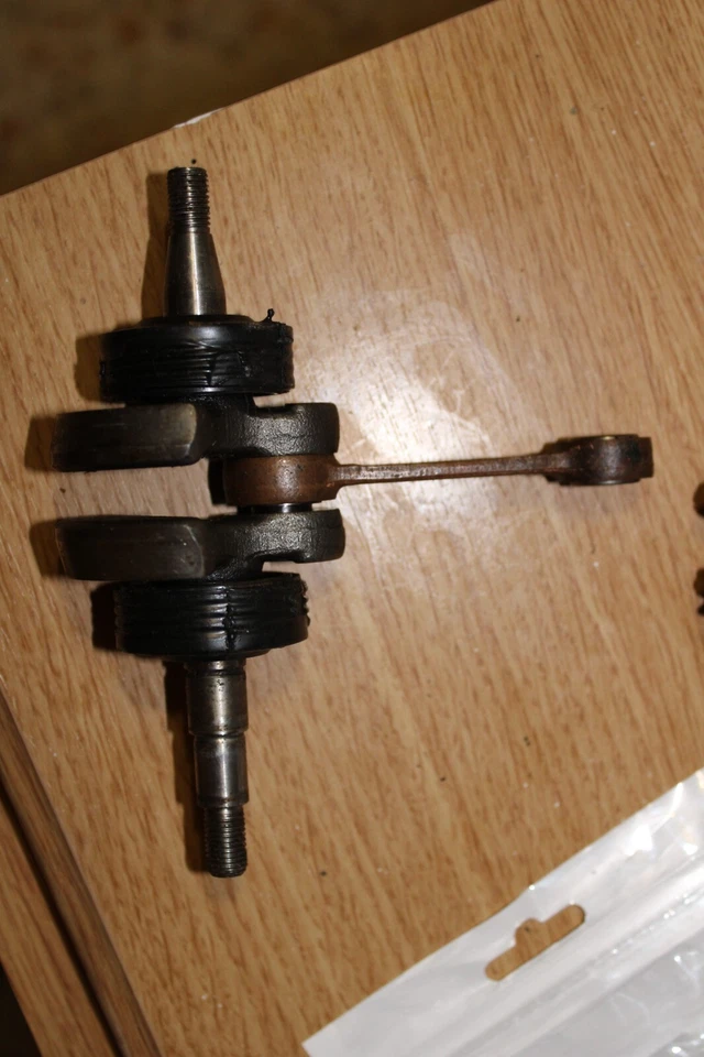 ALBERO MOTORE MOTOSEGA HUSQVARNA 235 236 240 E JONSERED CS 2234 2238 ORIGINALE - Immagine 2 di 3